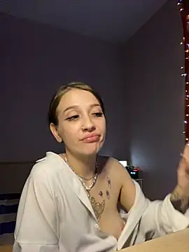 Dooubletroublee online show from 02.23.25