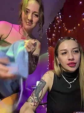 Dooubletroublee online show from 03.22.25