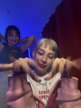 Dooubletroublee online show from 11.13.25