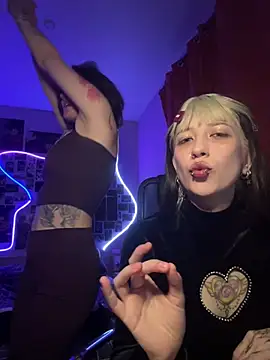 Dooubletroublee online show from 04.08.26