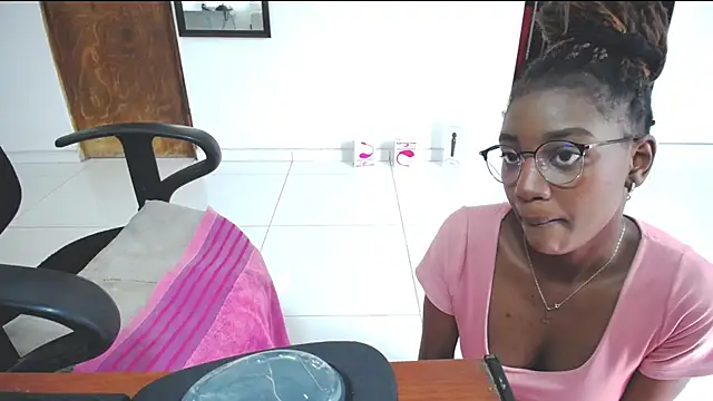 Snapshot of submissive_black_whore chatting on 05.22.26 submissive black whore online show from 05.22.26