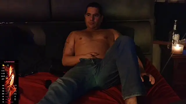 Snapshot of Hard_to_Handlexxx chatting on 12.16.24 Hard to Handlexxx online show from 12.16.24