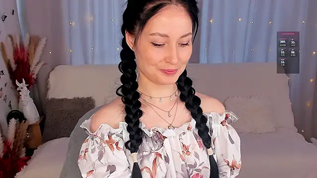 Snapshot of LisaMooore chatting on 02.14.25 LisaMooore online show from 02.14.25