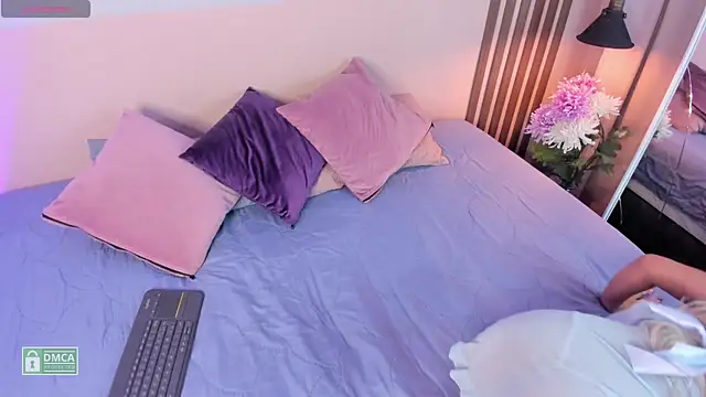 charloottee 1 online show from 12.13.24