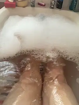 Snapshot of Russell1508 chatting on 10.20.25 Russell1508 online show from 10.20.25