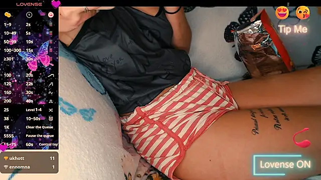 Snapshot of Perversdemlni chatting on 11.02.25 Perversdemlni online show from 11.02.25