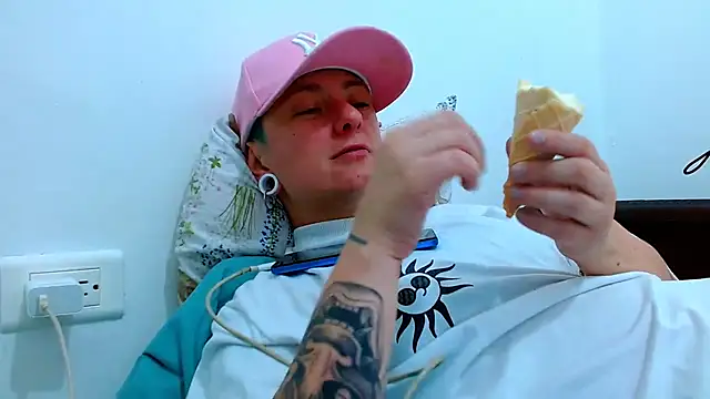 tomboyblue online show from 02.04.26