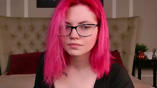 Lisa Adam online show from 11.04.25