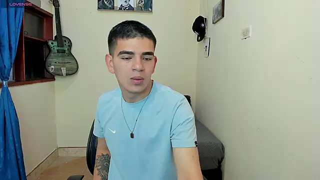 Snapshot of Ares_Johnson chatting on 02.01.25 Ares Johnson online show from 02.01.25