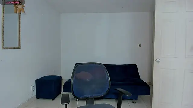 Snapshot of Ares_Johnson chatting on 11.05.25 Ares Johnson online show from 11.05.25