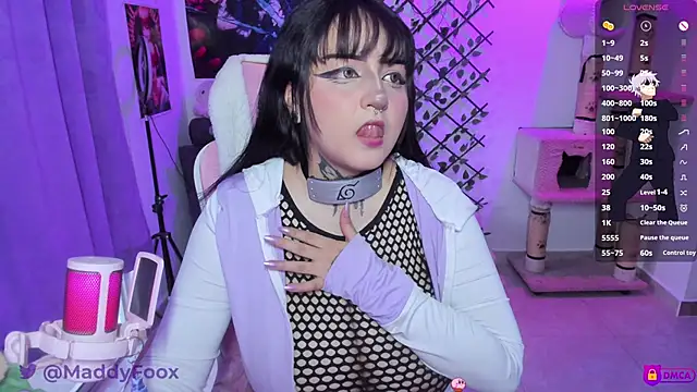 Snapshot of MaddyFooxx chatting on 05.27.26 MaddyFooxx online show from 05.27.26