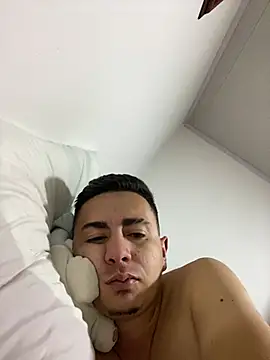 Snapshot of DanielGomez9 chatting on 12.11.24 DanielGomez9 online show from 12.11.24