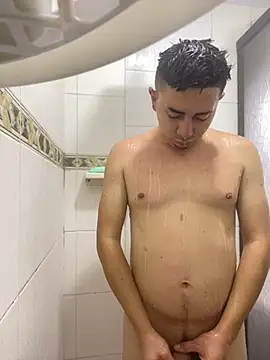 Snapshot of DanielGomez9 chatting on 12.13.24 DanielGomez9 online show from 12.13.24