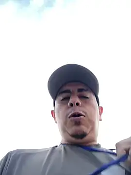 Snapshot of DanielGomez9 chatting on 01.20.25 DanielGomez9 online show from 01.20.25