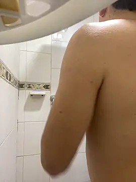 Snapshot of DanielGomez9 chatting on 02.14.25 DanielGomez9 online show from 02.14.25