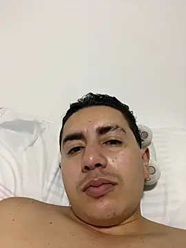 Snapshot of DanielGomez9 chatting on 02.20.25 DanielGomez9 online show from 02.20.25