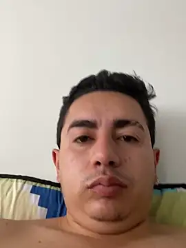 Snapshot of DanielGomez9 chatting on 03.02.25 DanielGomez9 online show from 03.02.25