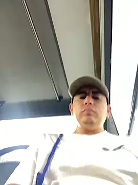 Snapshot of DanielGomez9 chatting on 03.19.25 DanielGomez9 online show from 03.19.25