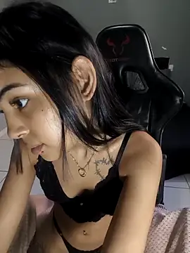 Livia Diaz online show from 04.04.26