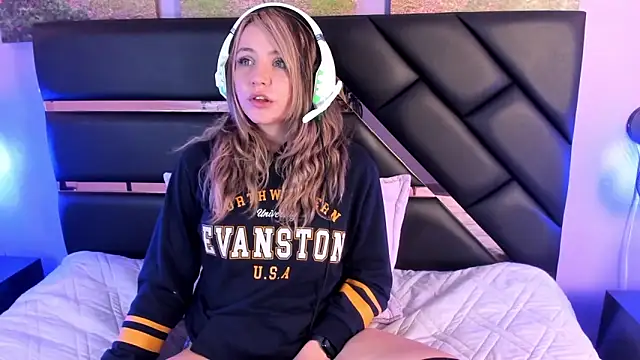 Annie mone online show from 12.17.24