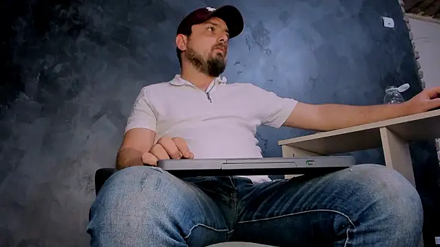 Snapshot of Master_Mark_Wayne chatting on 03.09.26 Master Mark Wayne online show from 03.09.26