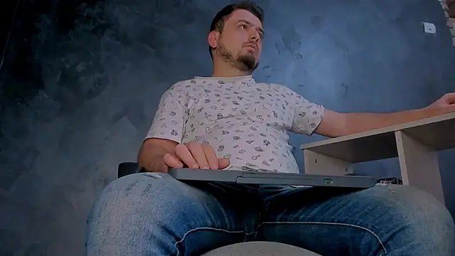 Snapshot of Master_Mark_Wayne chatting on 04.01.26 Master Mark Wayne online show from 04.01.26