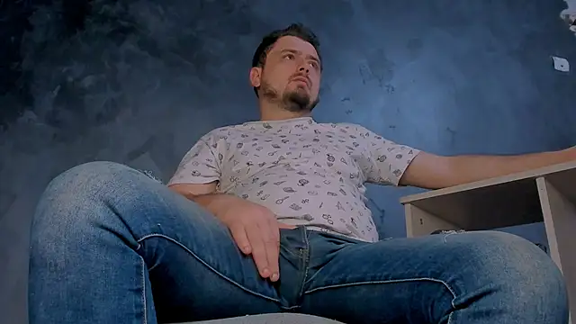 Snapshot of Master_Mark_Wayne chatting on 04.03.26 Master Mark Wayne online show from 04.03.26