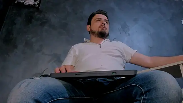 Snapshot of Master_Mark_Wayne chatting on 04.13.26 Master Mark Wayne online show from 04.13.26