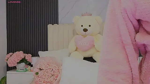 Madiee Rhea online show from 07.22.26