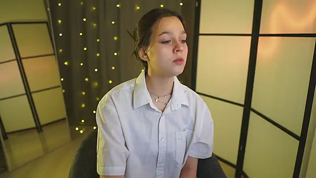 Addelin Moon online show from 02.19.25