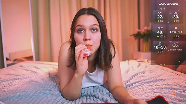 Addelin Moon online show from 02.23.25