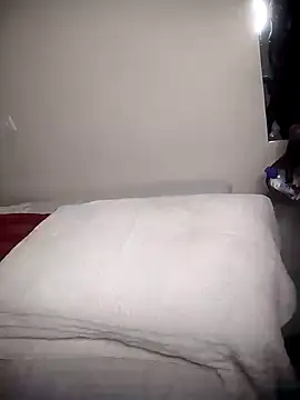 Snapshot of KikiLovesD chatting on 02.04.25 KikiLovesD online show from 02.04.25