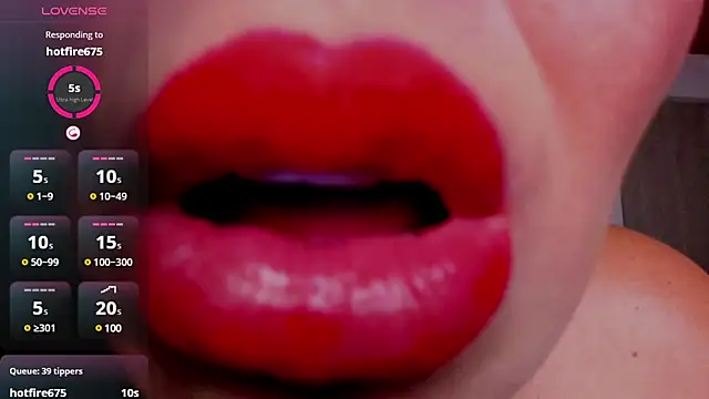 Snapshot of charlottemeyerr chatting on 01.14.25 charlottemeyerr online show from 01.14.25