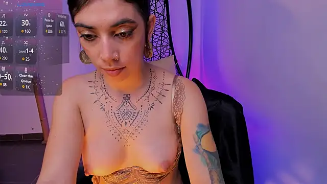 Snapshot of Nina-monroe chatting on 12.23.24 Nina-monroe online show from 12.23.24