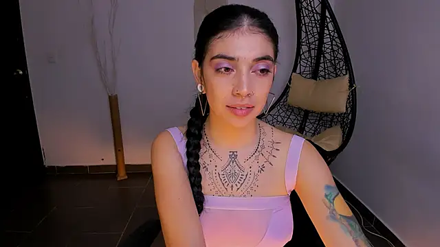 Snapshot of Nina-monroe chatting on 01.09.25 Nina-monroe online show from 01.09.25