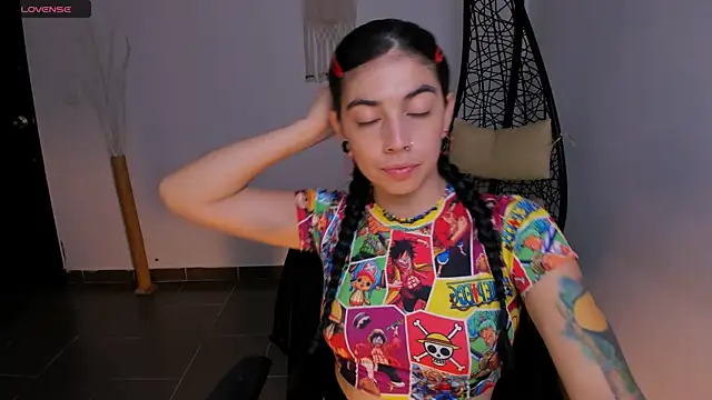 Snapshot of Nina-monroe chatting on 02.11.25 Nina-monroe online show from 02.11.25