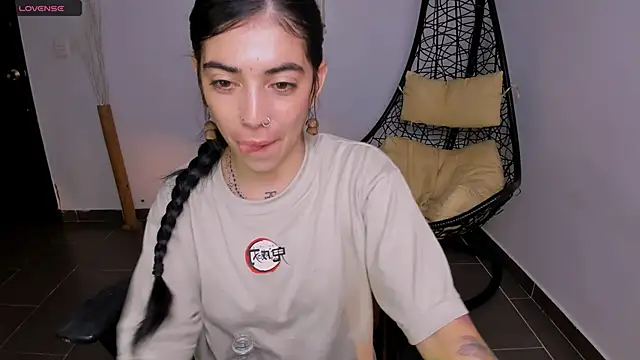 Snapshot of Nina-monroe chatting on 03.15.25 Nina-monroe online show from 03.15.25