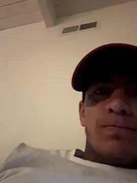 Snapshot of Papinine6 chatting on 10.30.25 Papinine6 online show from 10.30.25