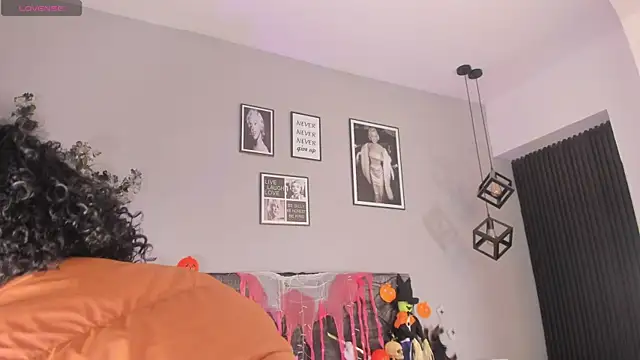 Katejordan online show from 10.28.25