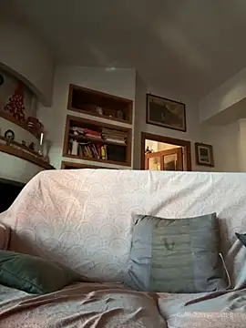 Snapshot of nibrankd chatting on 11.12.25 nibrankd online show from 11.12.25