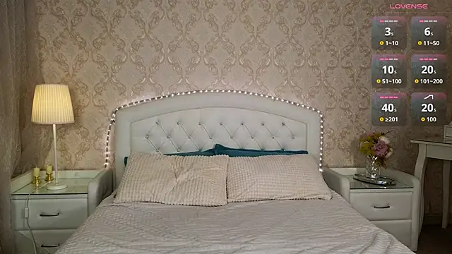 Snapshot of Kaia_Sunshine_Mia chatting on 11.27.25 Kaia Sunshine Mia online show from 11.27.25