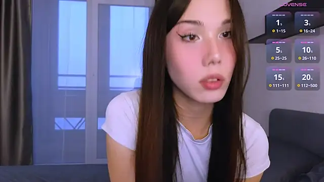 Snapshot of Kaia_Sunshine_Mia chatting on 12.19.25 Kaia Sunshine Mia online show from 12.19.25