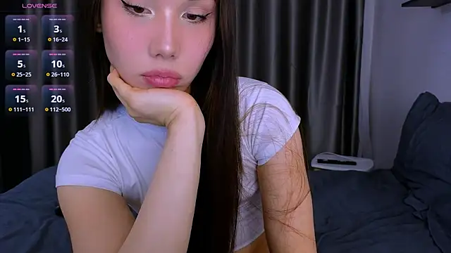 Snapshot of Kaia_Sunshine_Mia chatting on 01.06.26 Kaia Sunshine Mia online show from 01.06.26