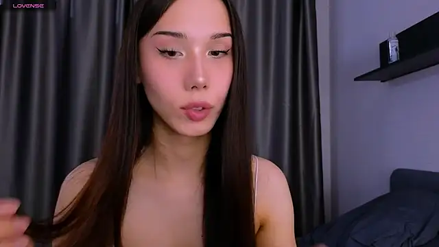 Snapshot of Kaia_Sunshine_Mia chatting on 01.11.26 Kaia Sunshine Mia online show from 01.11.26