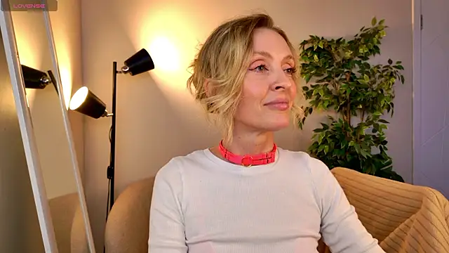 Snapshot of sexuallycorrecte chatting on 02.27.26 sexuallycorrecte online show from 02.27.26