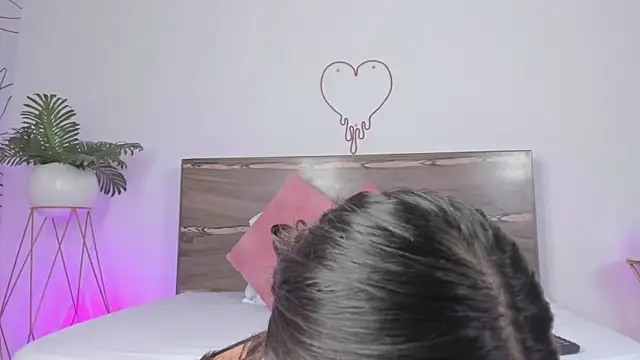 Snapshot of ivette_bocelly chatting on 03.04.25 ivette bocelly online show from 03.04.25