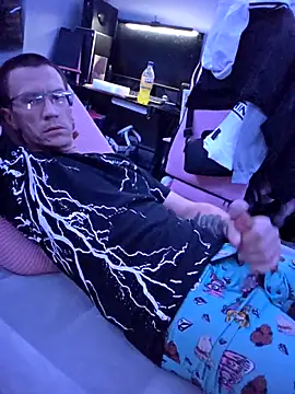 Hatchetwound6969 online show from 04.03.26