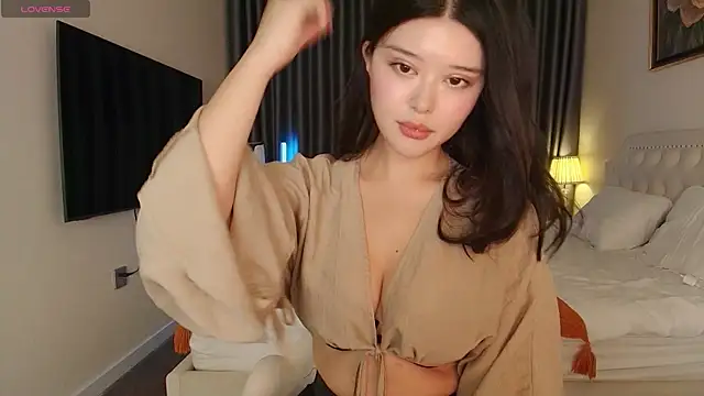 Snapshot of tenderlybaee chatting on 04.19.26 tenderlybaee online show from 04.19.26