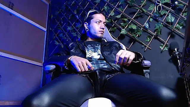 Dicaprioo  online show from 12.23.25