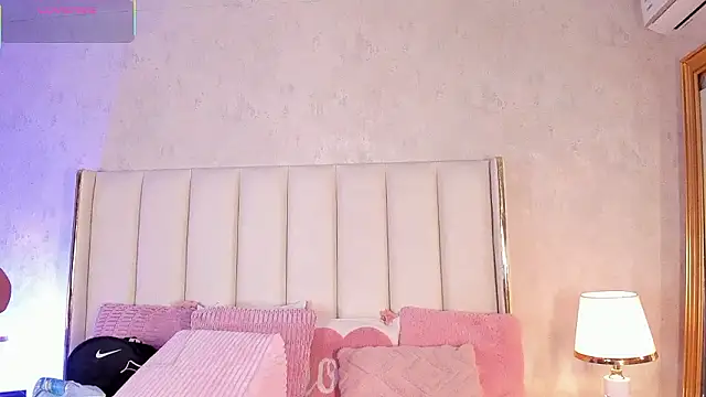 Snapshot of CahitlinBell chatting on 02.07.26 CahitlinBell online show from 02.07.26